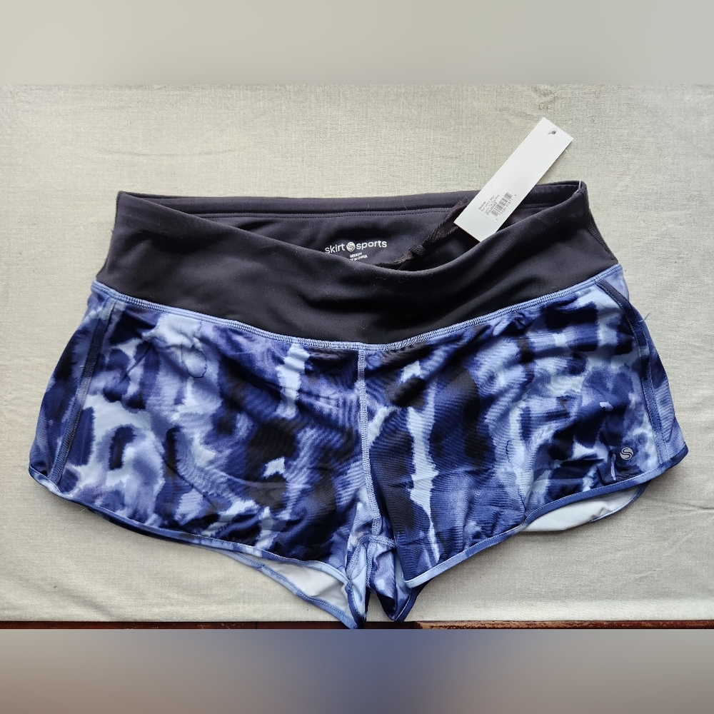 Medium SkirtSports run with it shorts NWT